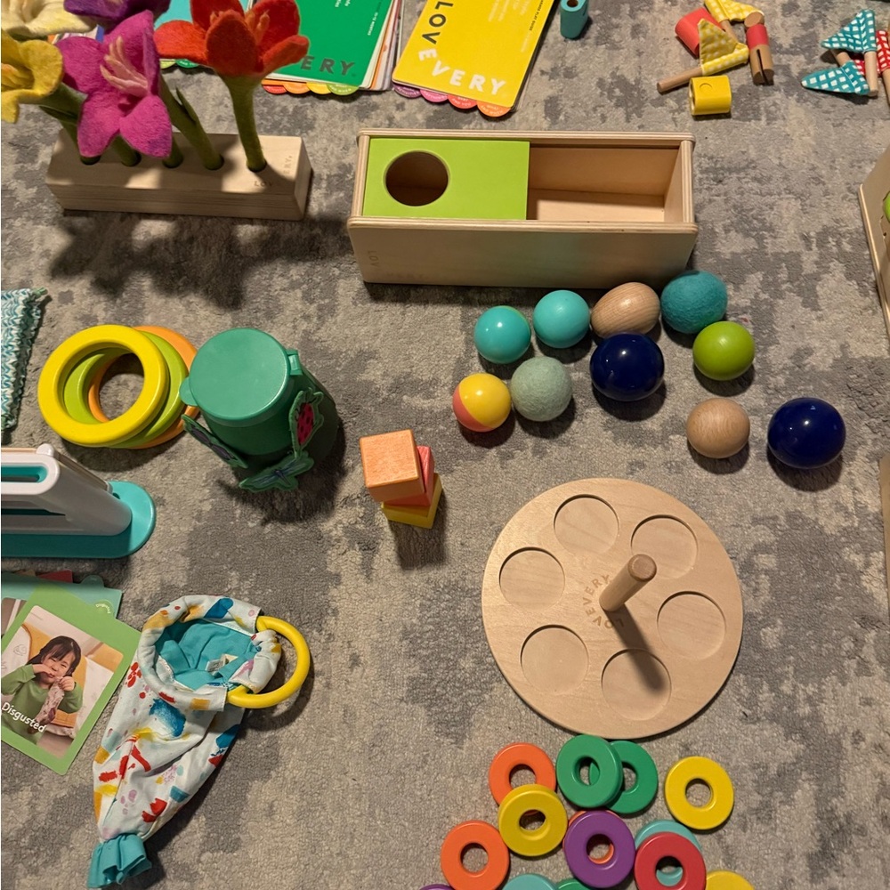 LOVEVERY Montessori Play Kit - Picture 6 of 16